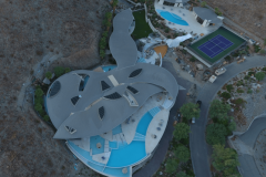 Luxury Pool with Houses
